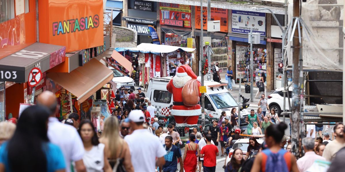 Salário mínimo sobe para R$ 1.621 a partir de janeiro de 2026
