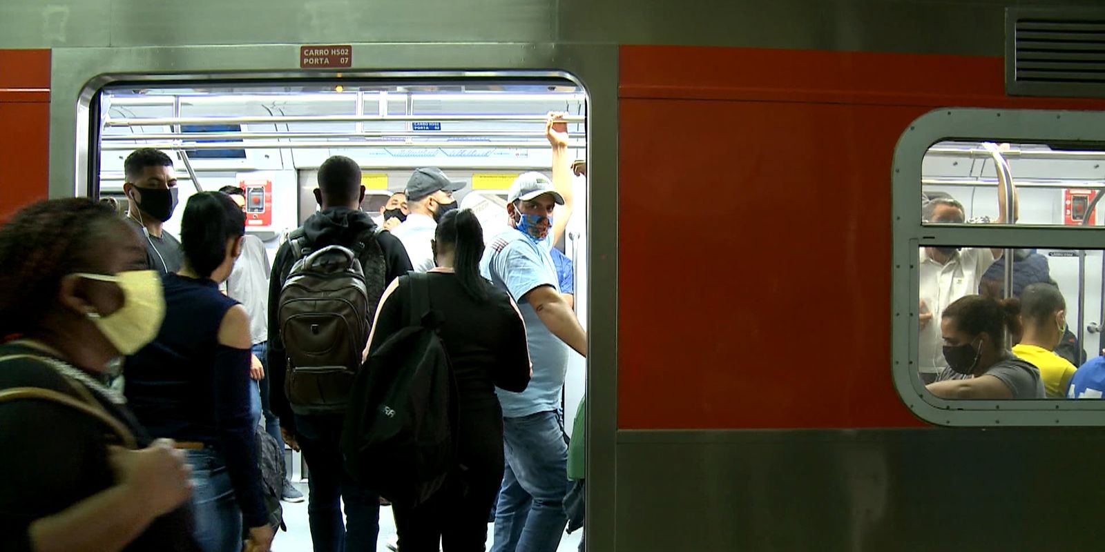 Natal altera funcionamento de bancos, Poupatempo e transporte em SP
