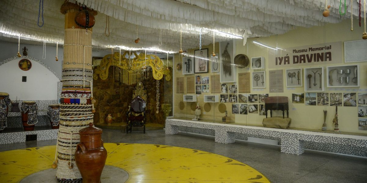Pesquisa mostra avanço do racismo religioso contra terreiros no Brasil
