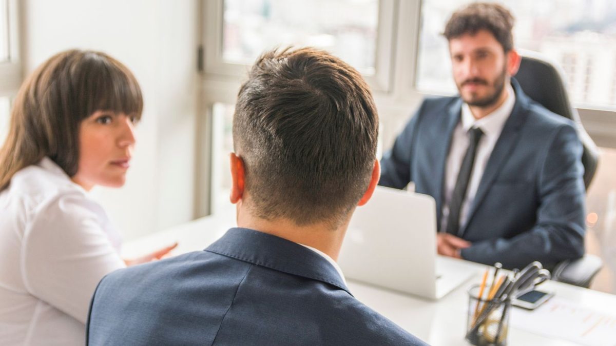 Quando o advogado para de crescer: o risco de ignorar mudanças, críticas e pessoas