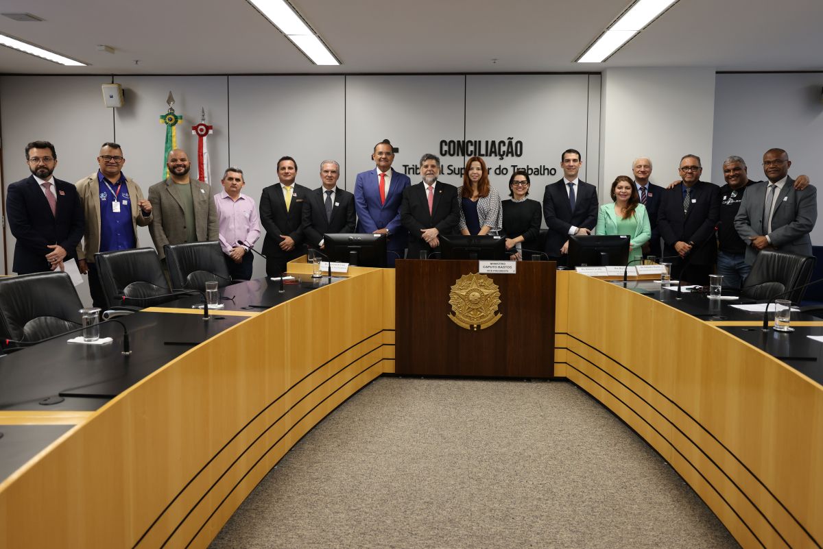 TST media acordo e aeroviários firmam nova convenção coletiva com reajustes e garantias