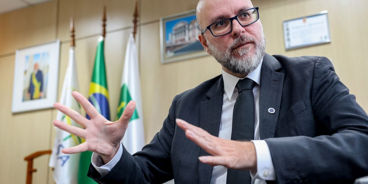 Nova gestão da Anvisa aposta em inovação nacional e aceleração de análises