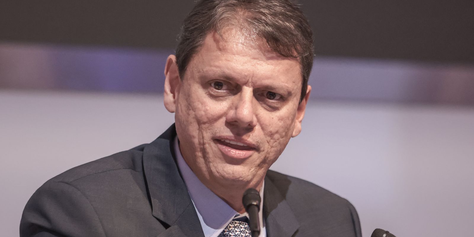 Tarcísio confirma candidatura à reeleição em SP e anuncia visita de apoio a Bolsonaro