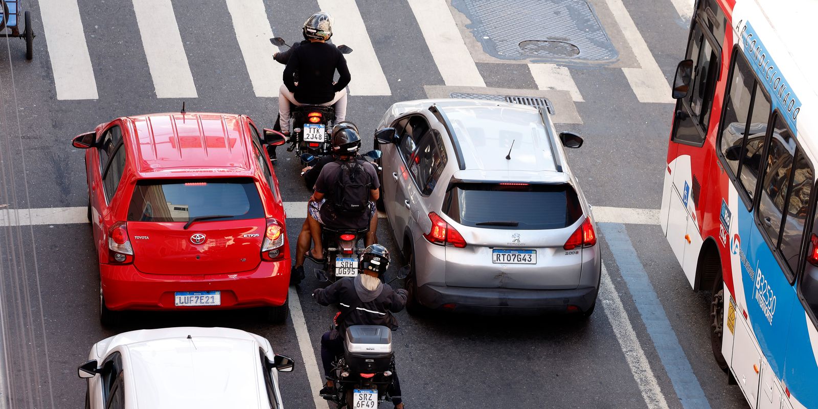 Ciclomotores precisam de placa, licença e habilitação a partir de 2026