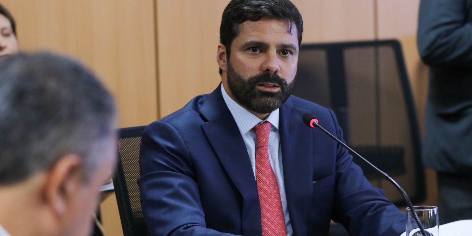 Lula nomeia Manoel Carlos de Almeida Neto como ministro interino da Justiça