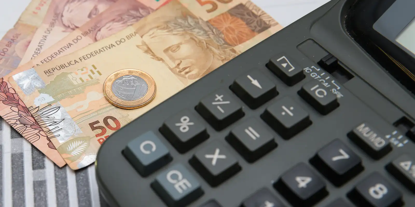 Nova tabela do IR 2026 amplia isenção e reduz imposto para rendas médias