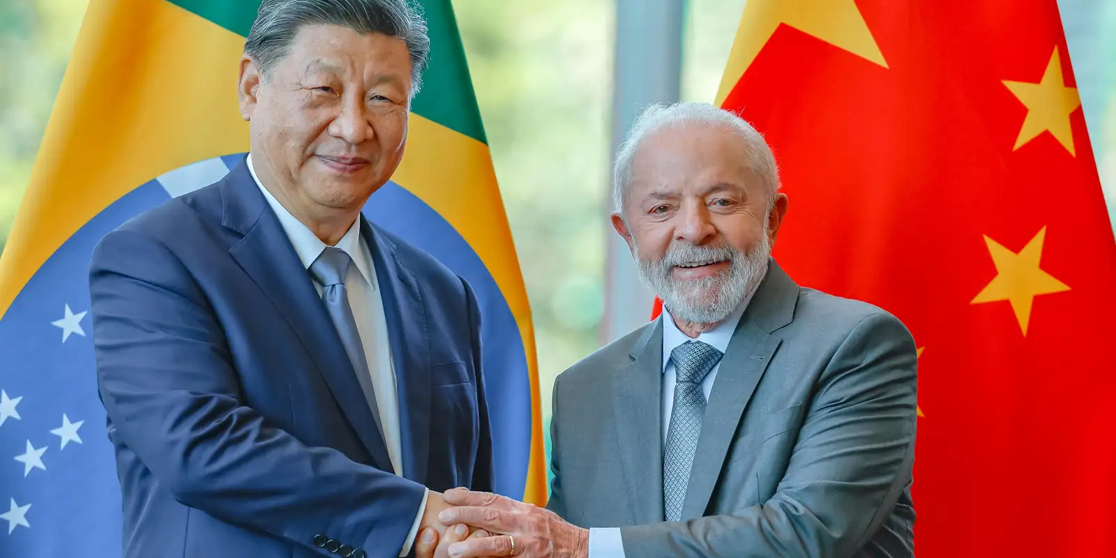 China apoia Brasil e pede defesa da ONU após críticas de Lula aos EUA