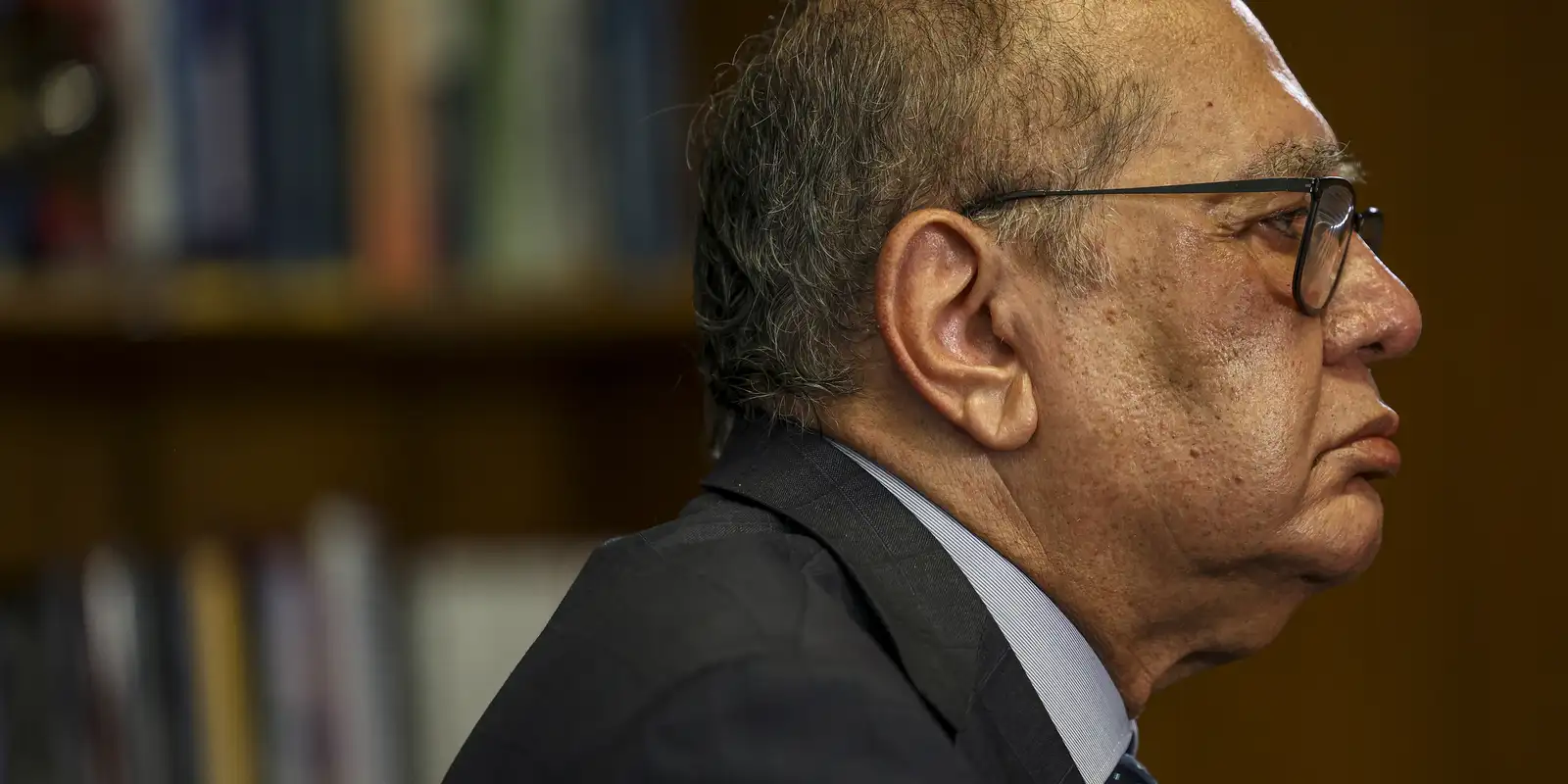Gilmar Mendes manda suspender penduricalhos sem lei e impõe prazo a tribunais e MPs