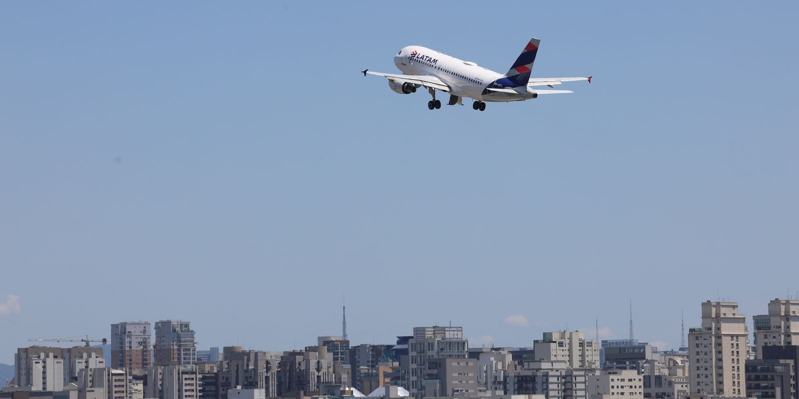 Greve geral na Argentina trava aeroportos e paralisa exportação de grãos