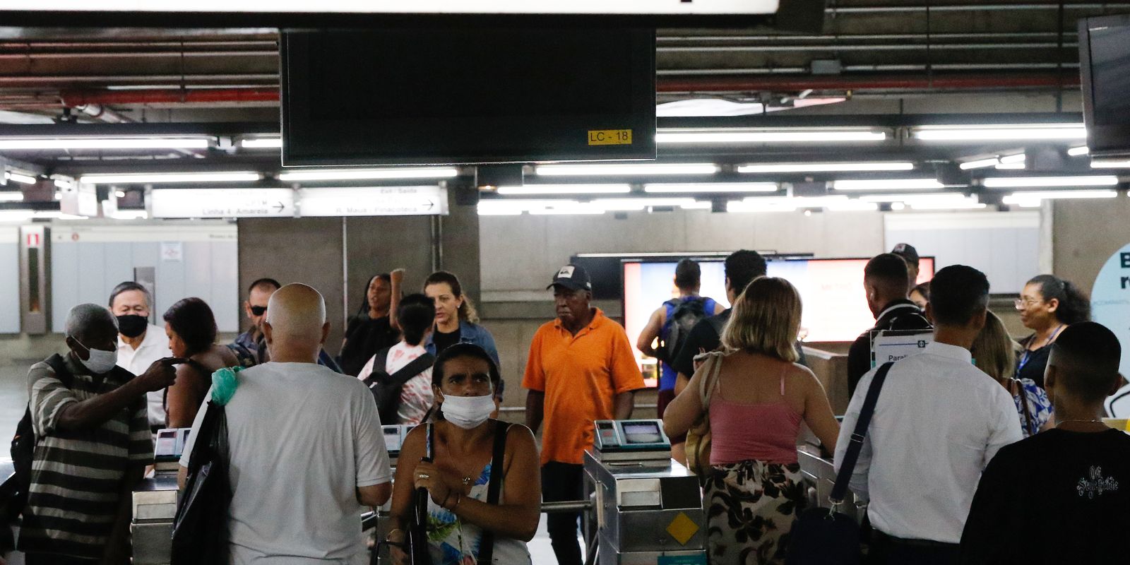 Metrô de SP terá operação 24 horas para embarque em todas as estações neste sábado