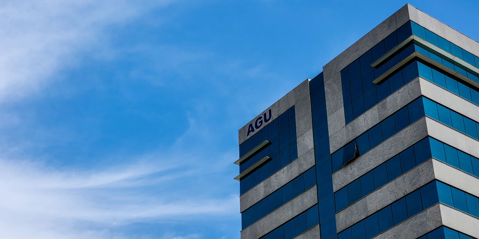 AGU força rede X a apagar post de intolerância religiosa contra judeus e muçulmanos