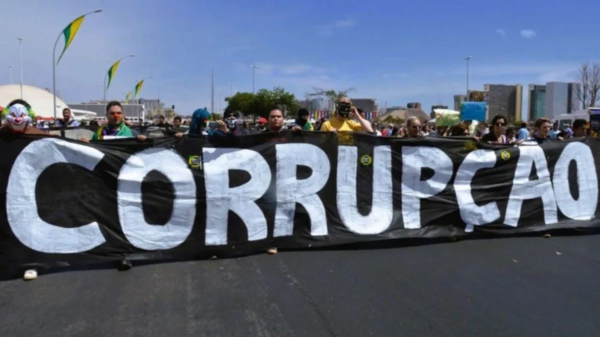 Brasil segue com pior posição histórica em ranking global de corrupção