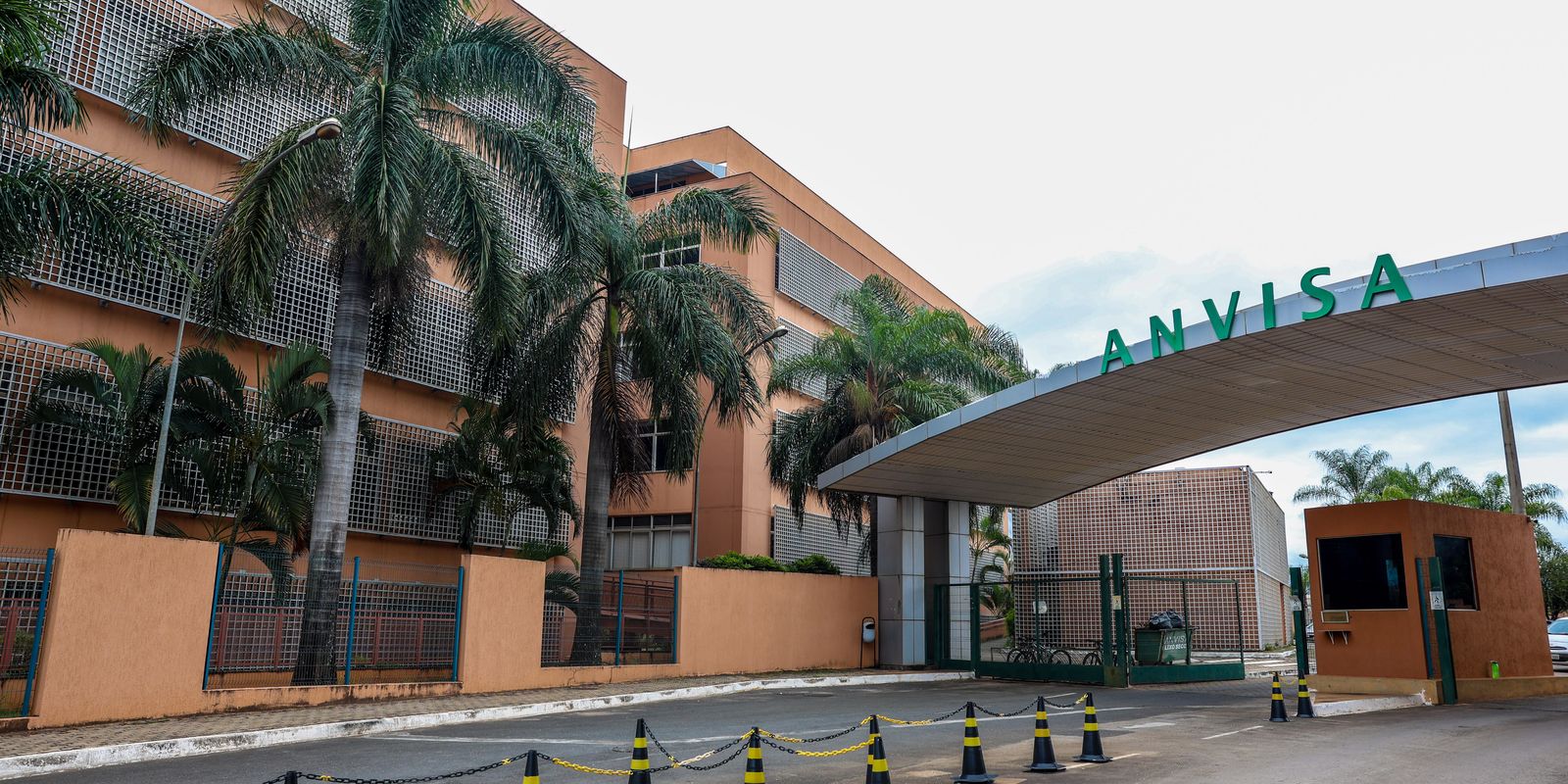 Anvisa proíbe venda de fórmula infantil, produzida pela Danone, contaminada por toxina