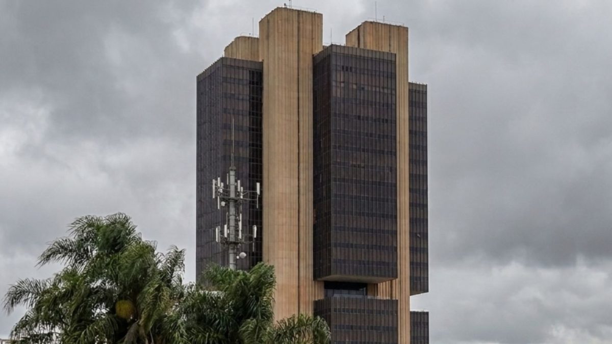 Focus eleva previsão da Selic para 12,13% em 2026, mostra Banco Central