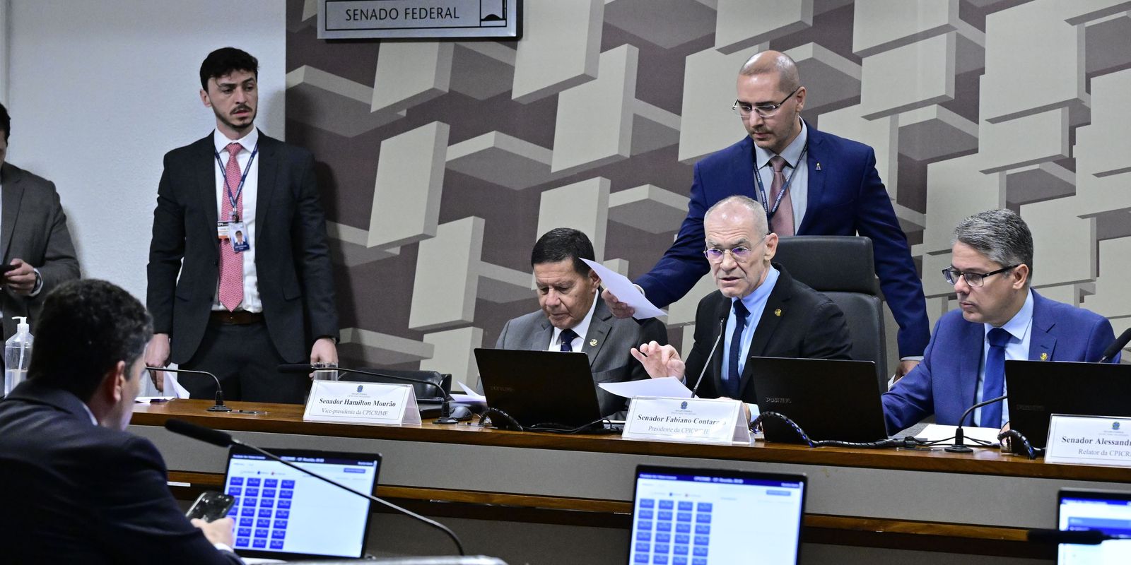 CPI do Crime quebra sigilos do Banco Master e mira braço financeiro do PCC na Faria Lima