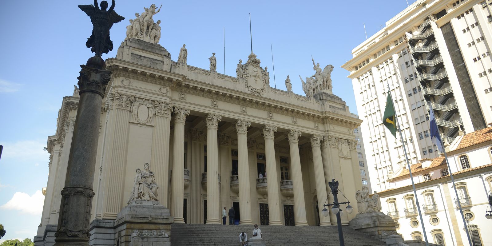 Fux barra trechos de lei do RJ sobre eleição indireta para governador