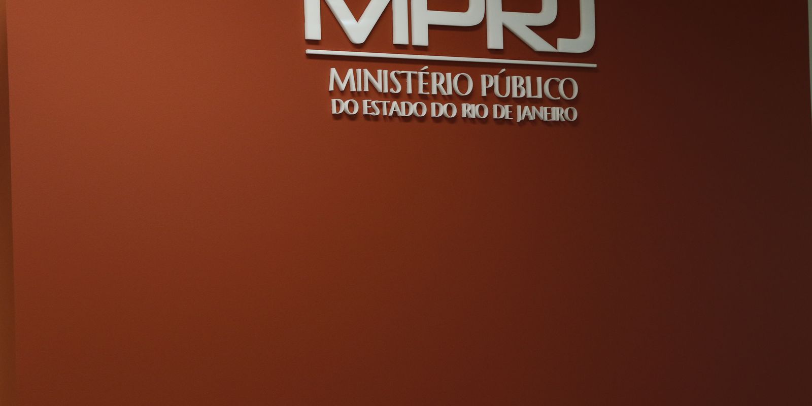 Operação do MPRJ mira Rogério Andrade e policiais ligados ao jogo do bicho