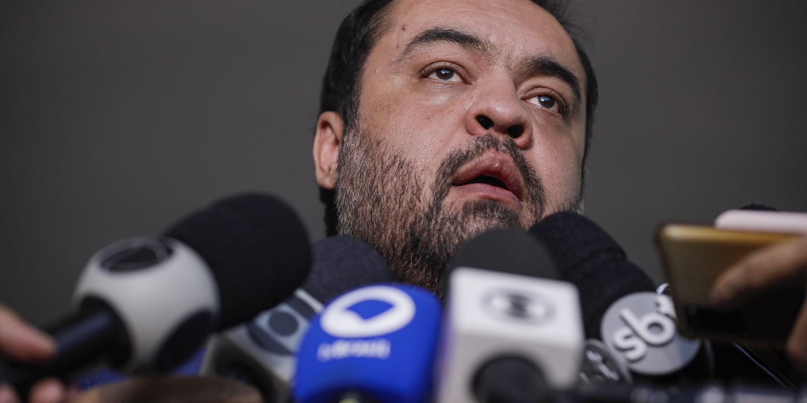 TSE suspende julgamento que pode cassar Cláudio Castro por abuso de poder