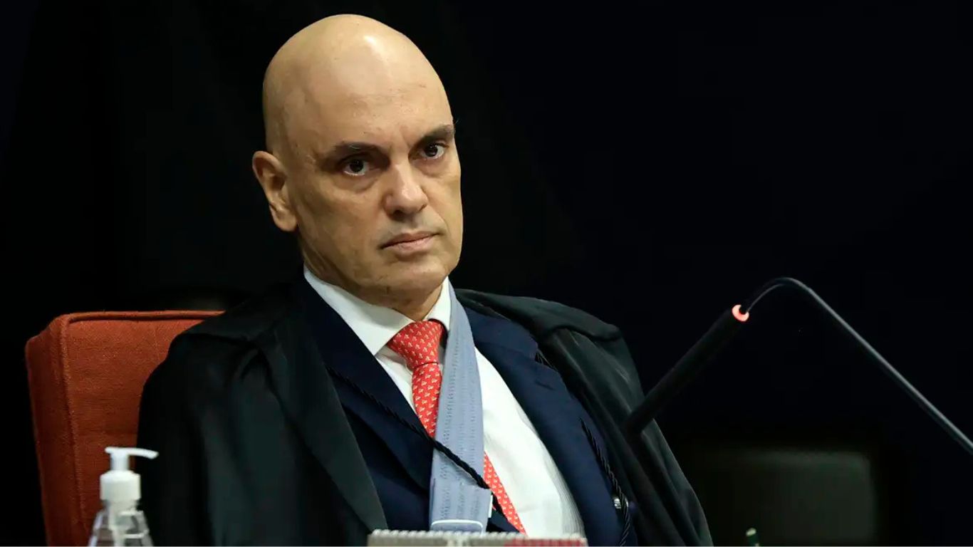 Moraes manda prender contador suspeito de acessar dados fiscais de autoridades