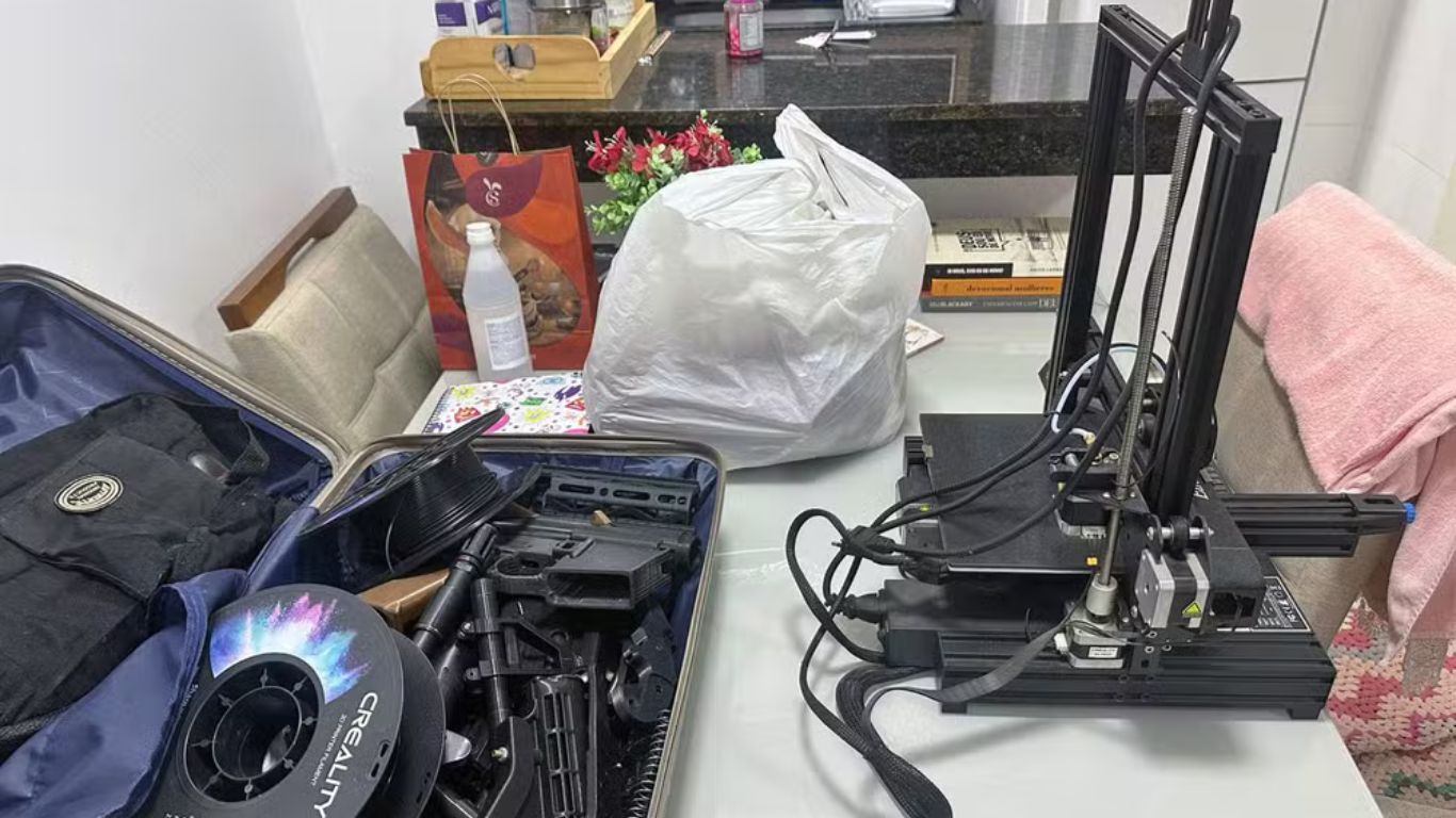 Operação da Polícia do RJ ataca produção de armas 3D em 11 estados