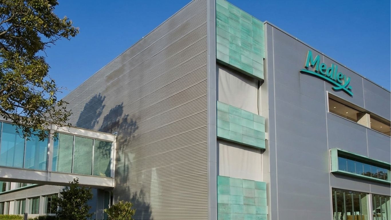 Demarest assessora Sanofi na venda da Medley para a EMS