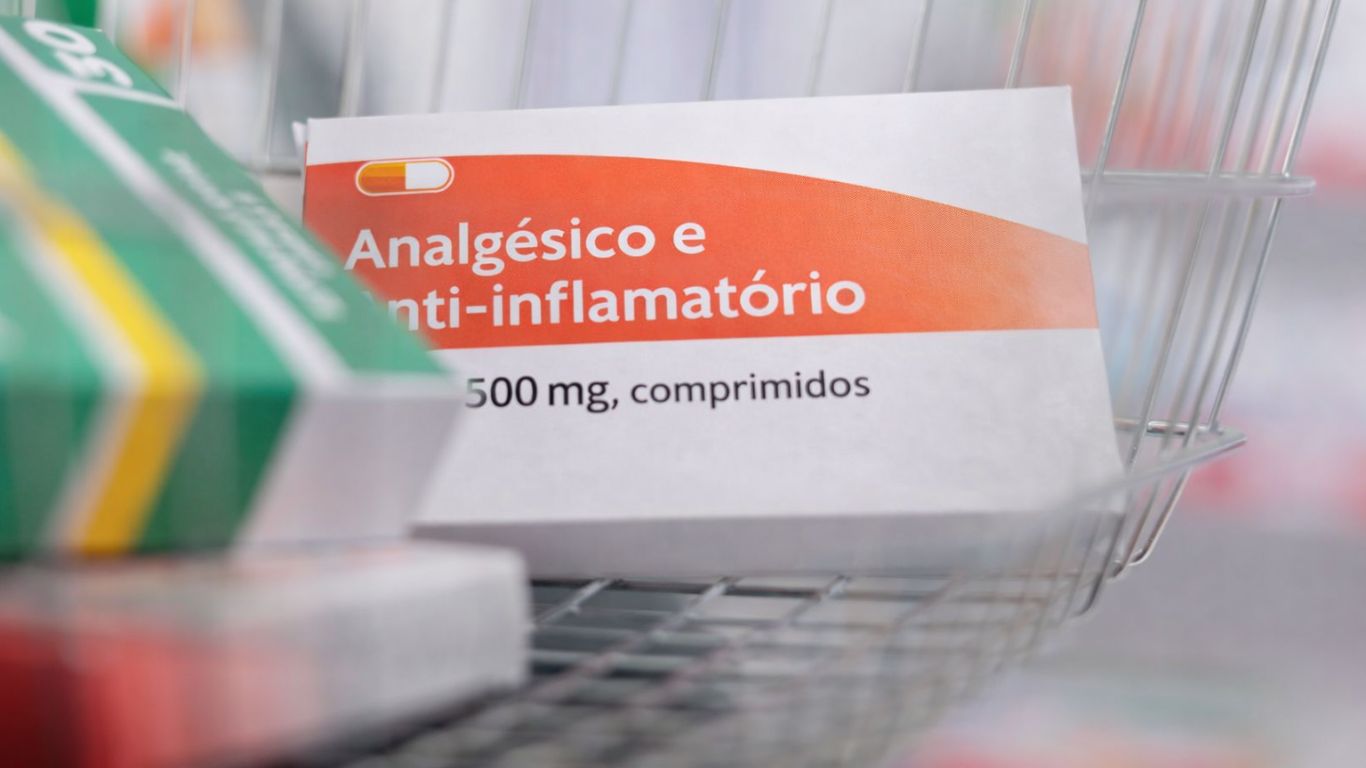 Remédio no carrinho do mercado: nova lei amplia acesso e desafia Anvisa a manter rigor sanitário