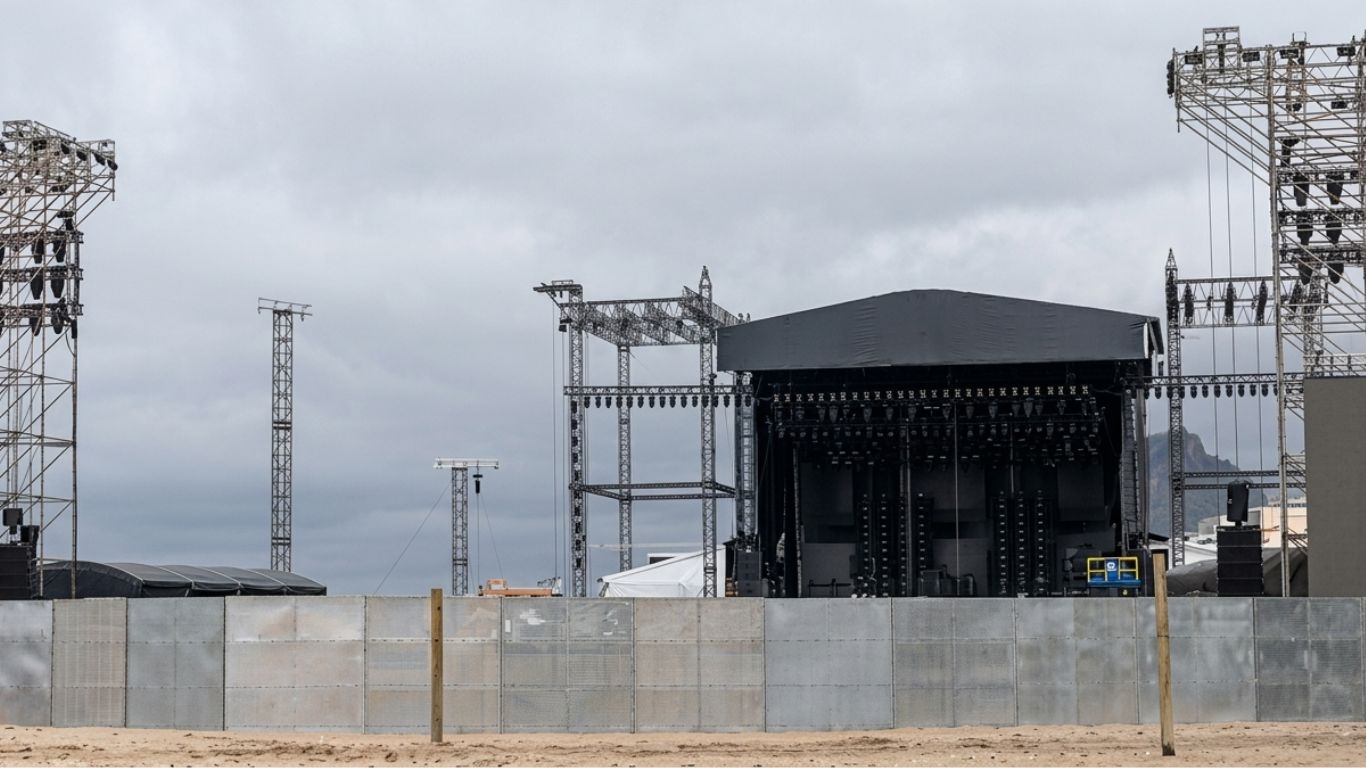 Show da Shakira no RJ: Crea-RJ multa empresa sem registro por morte em montagem de palco