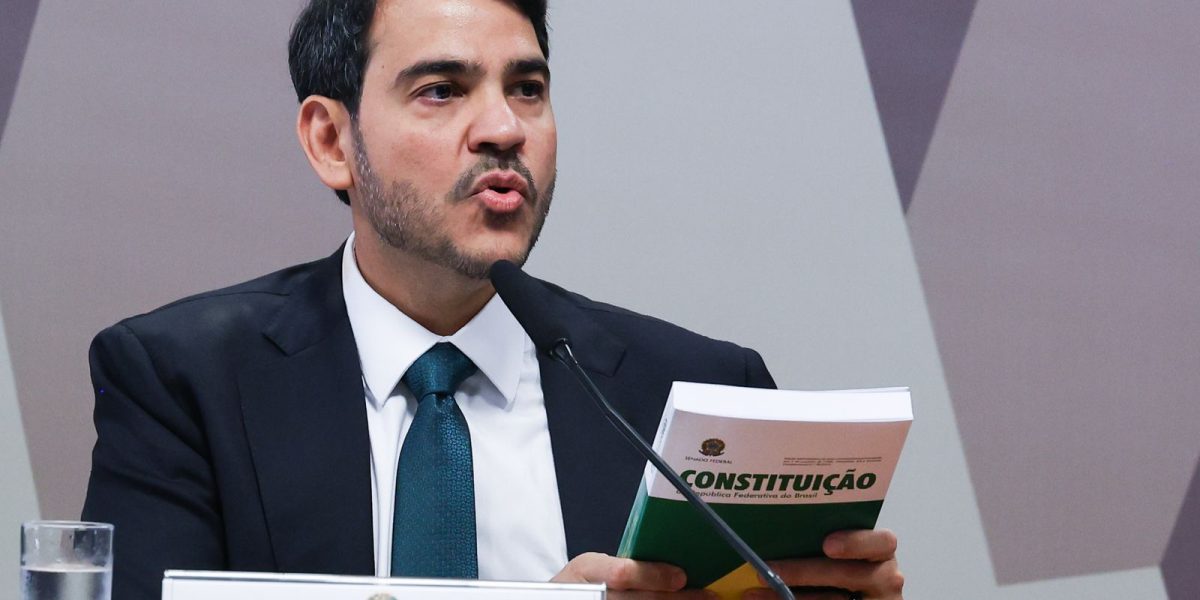 Jorge Messias defende, em sabatina no Senado, autocontenção do STF e Estado laico