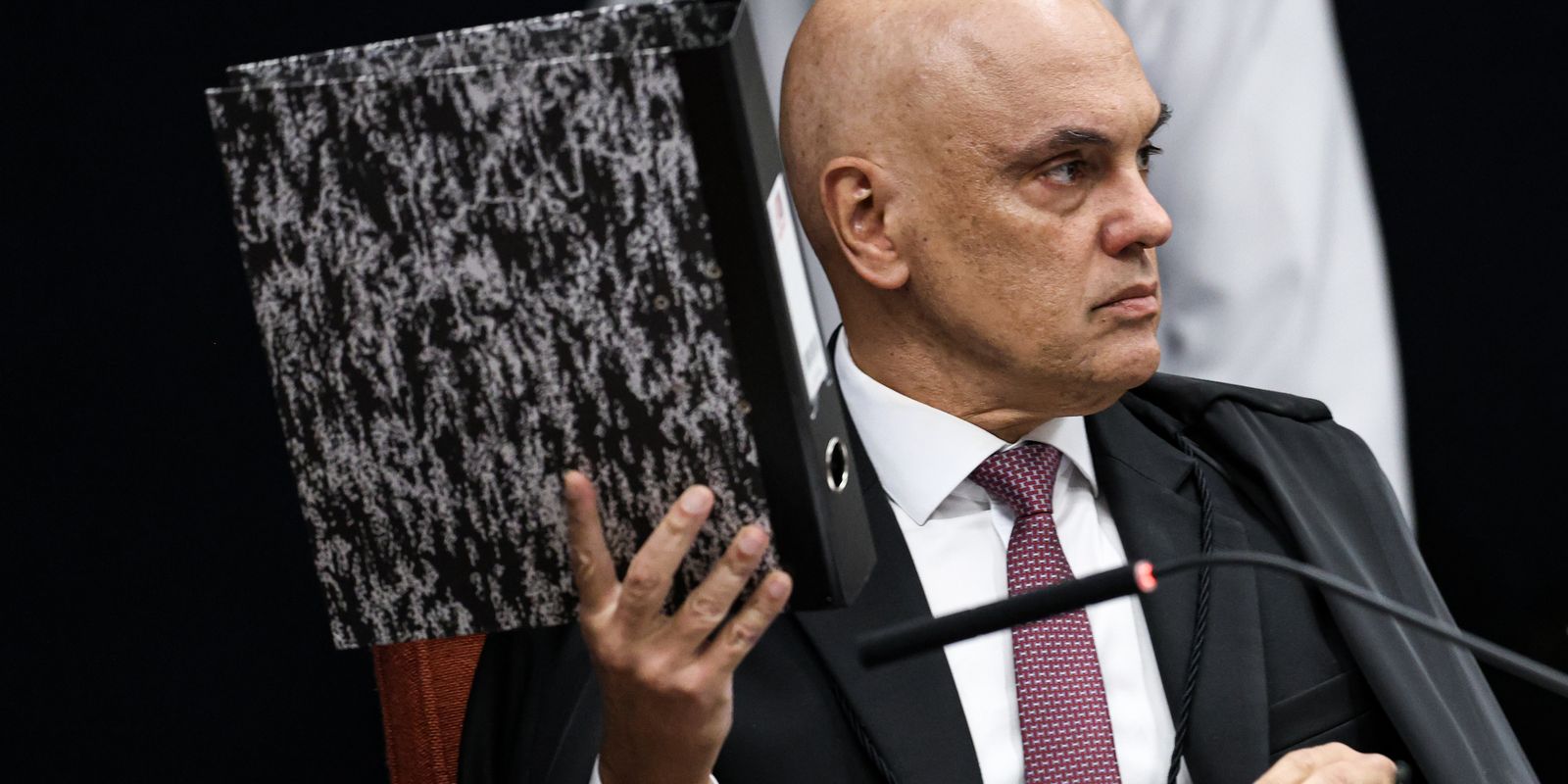 Moraes ordena prisão definitiva de militares e assessores por trama golpista