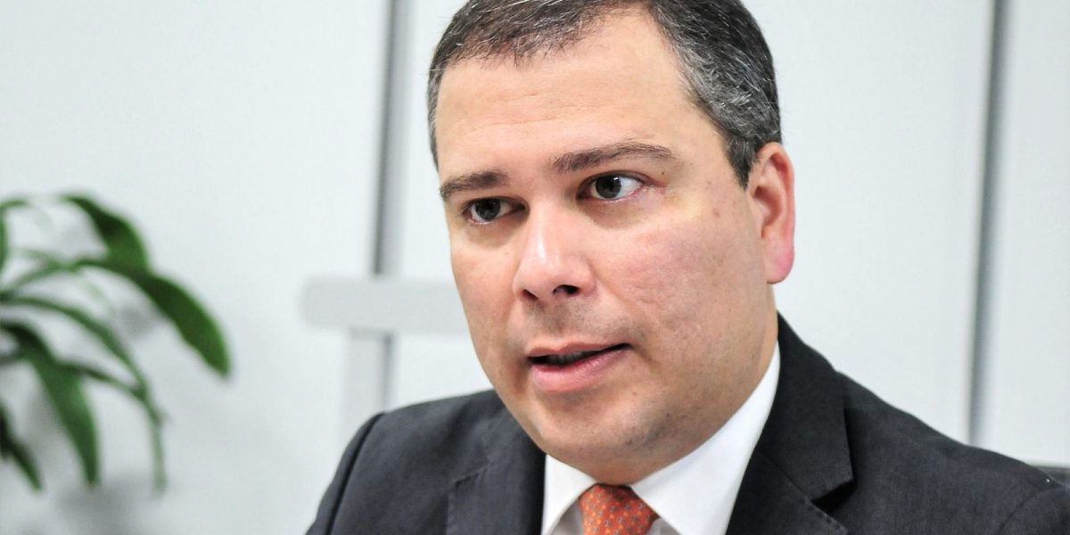 STF mantém prisão de ex-presidente do BRB em investigação sobre propina