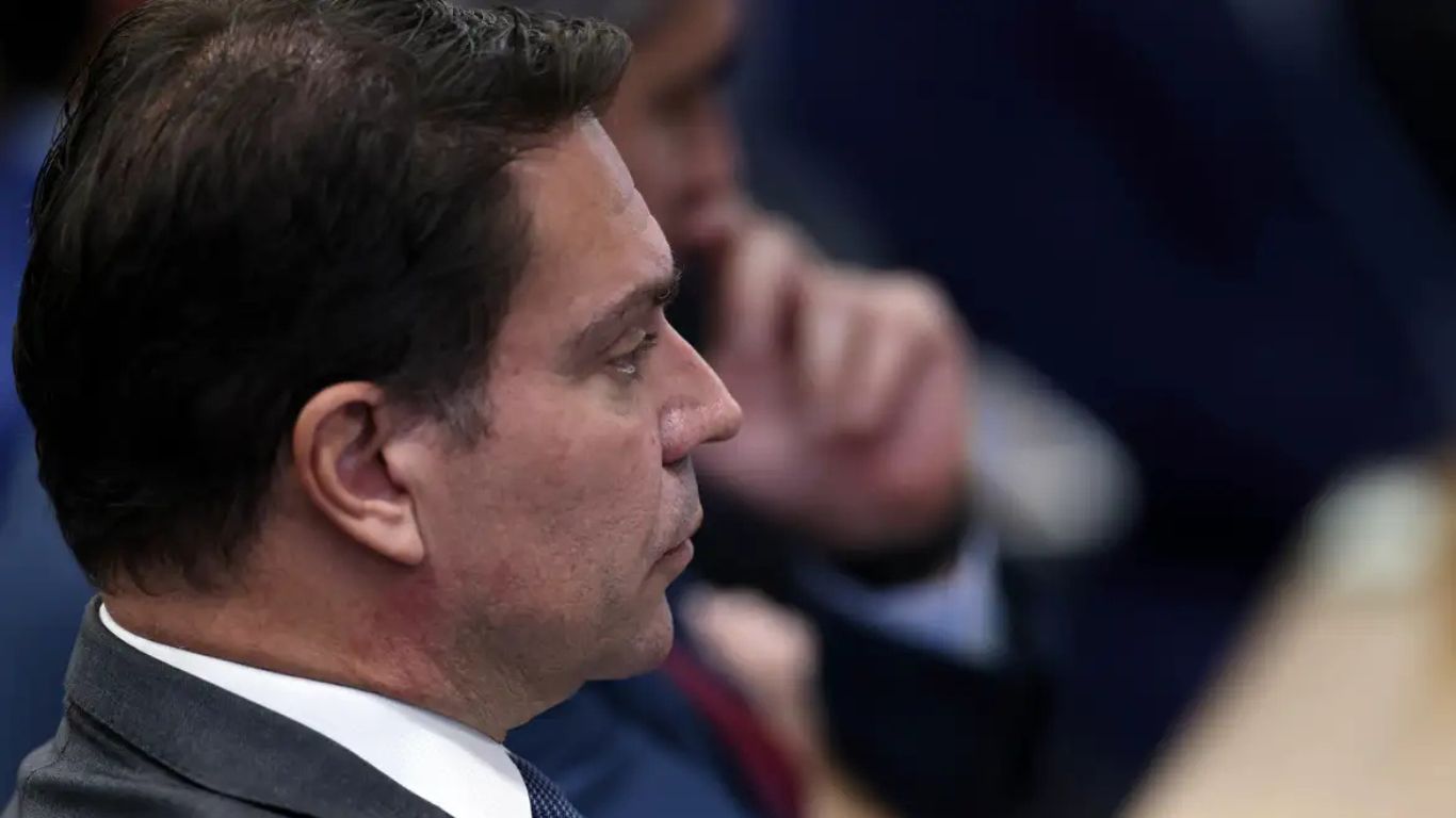 EUA mandam delegado brasileiro envolvido no caso Ramagem deixar o país