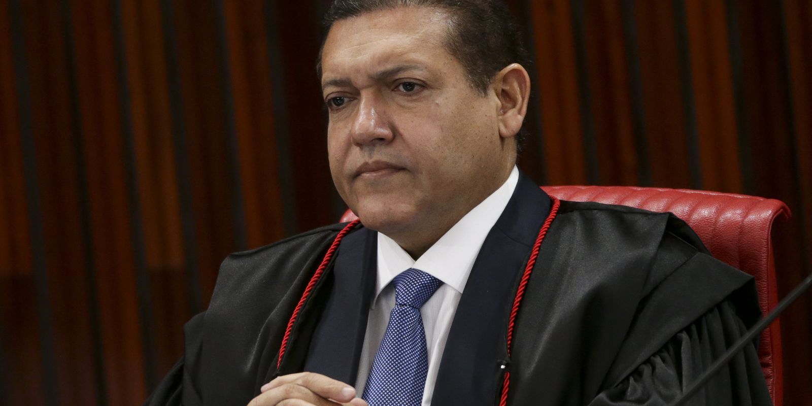 TSE julga suspensão de pesquisa sobre Flávio Bolsonaro nesta terça
