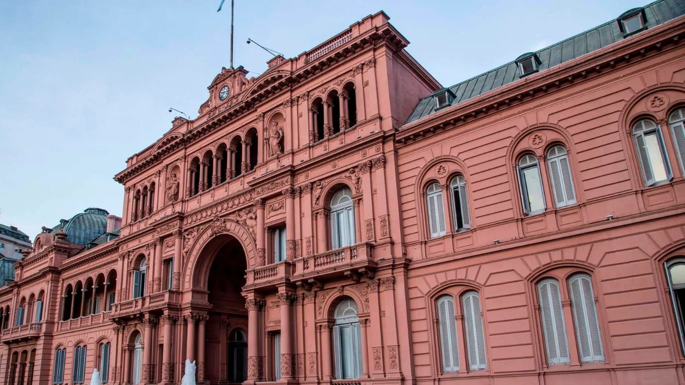 Milei bloqueia jornalistas na Casa Rosada e provoca reação de entidades