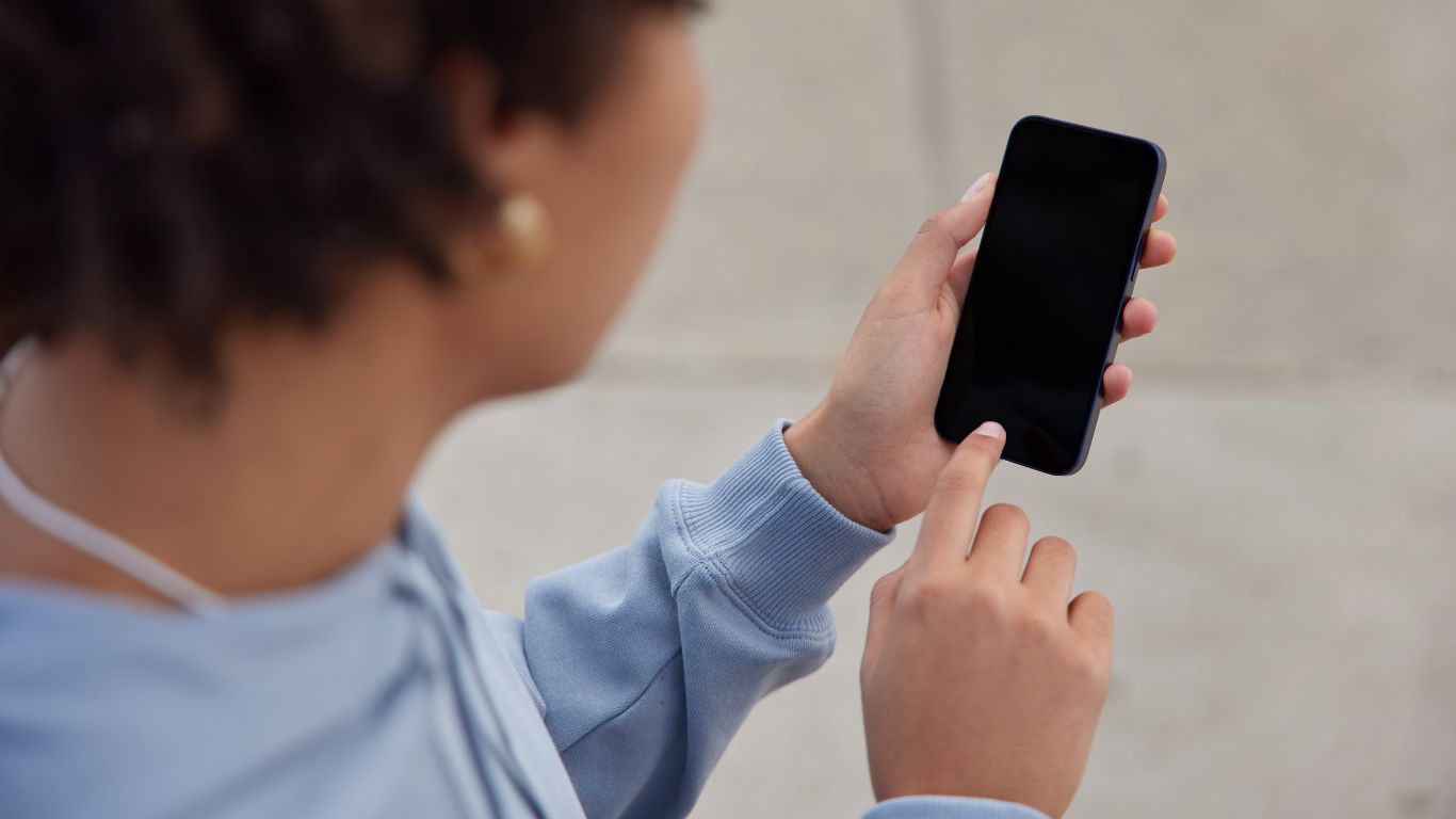 Tribunal condena Facebook e Instagram por perfis invadidos e golpe com Pix