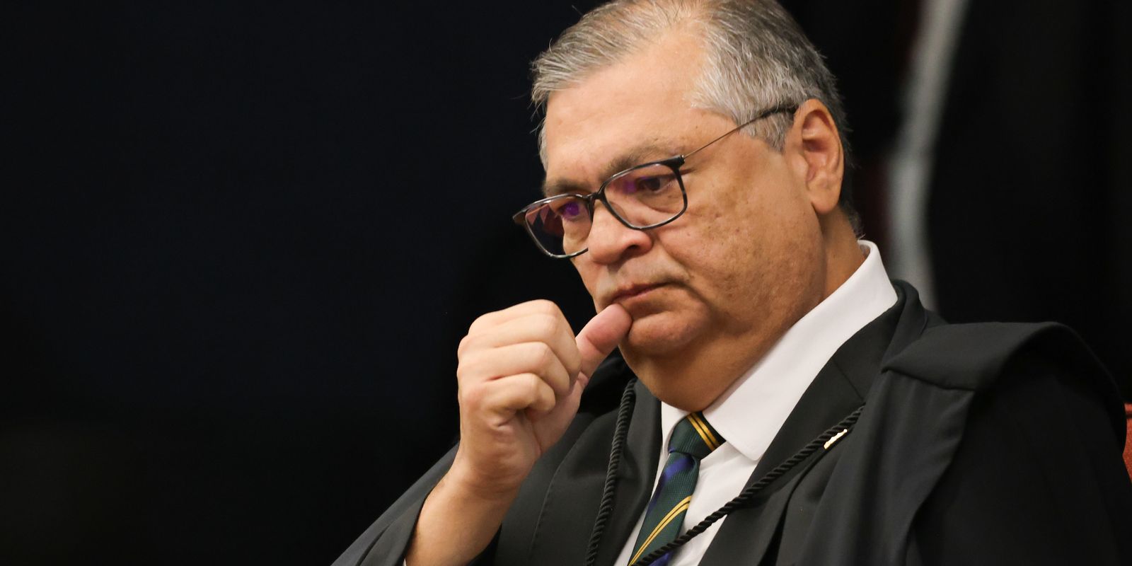 Dino questiona falha de BC e CVM contra uso de fundos por PCC e Comando Vermelho