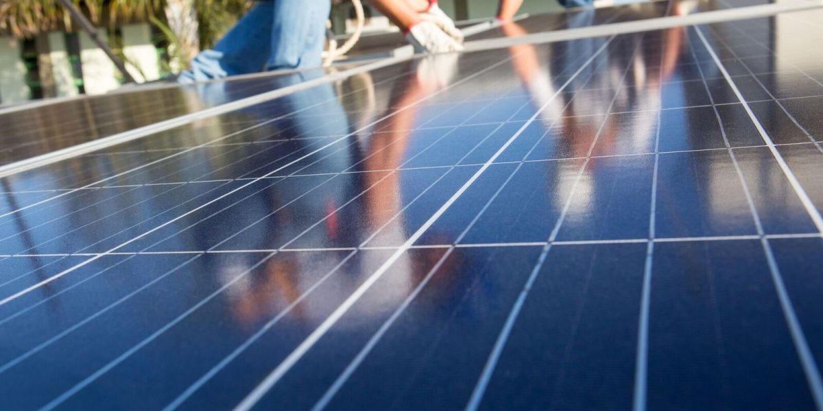 Energia solar ultrapassa R$ 300 bilhões em investimentos no país