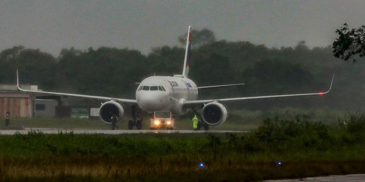 Governo adia fim de incentivo e estende desconto no querosene de aviação e no biodiesel