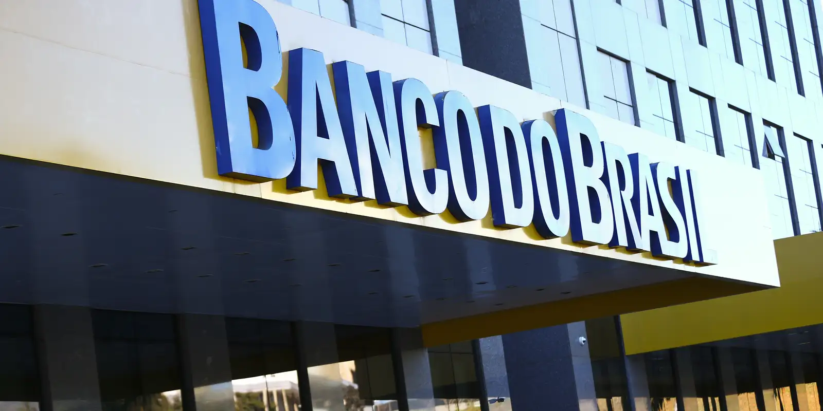 Banco do Brasil tem queda de 54% do lucro no primeiro trimestre