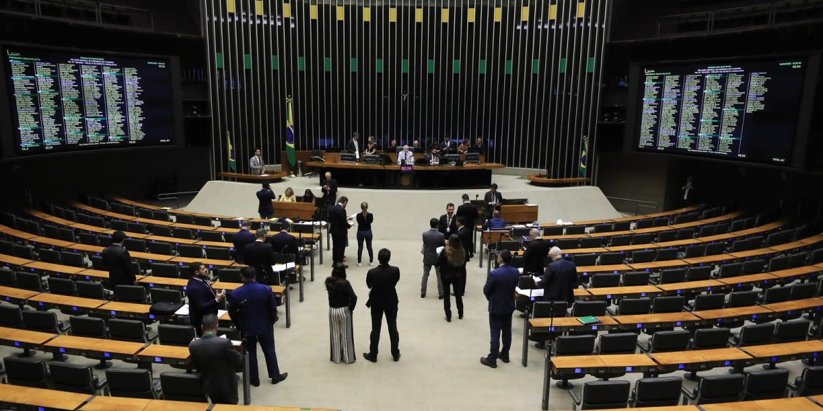 Entenda as mudanças na legislação da Minirreforma eleitoral aprovada pela Câmara