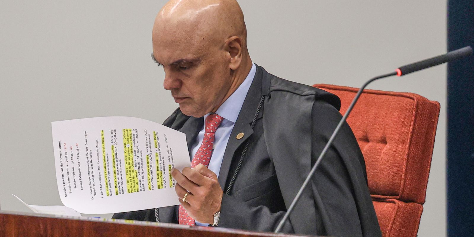 Moraes cobra governo brasileiro para acelerar extradição de Carla Zambelli da Itália