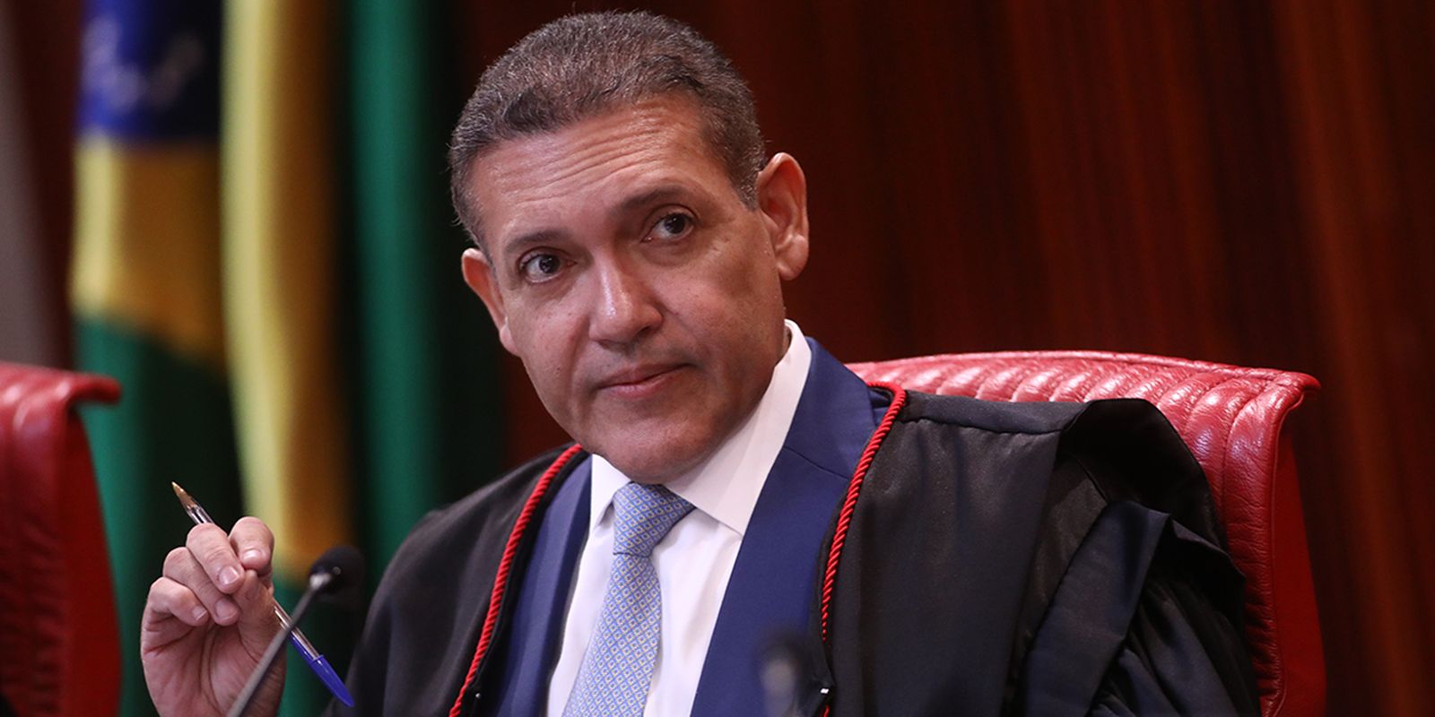 Nunes Marques assume presidência do TSE e vai comandar as eleições presidenciais de 2026