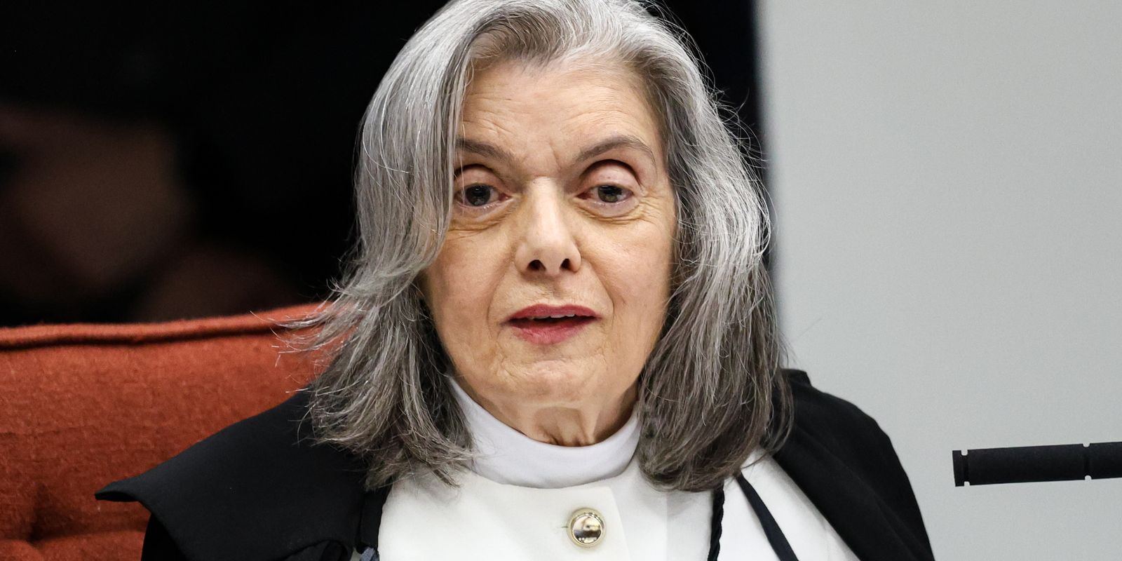 Cármen Lúcia diz que STF deve buscar confiança, não popularidade