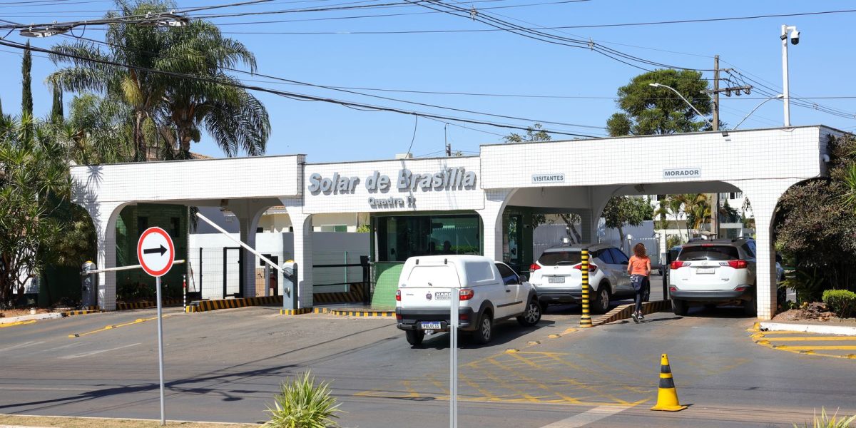 PF faz buscas de armas e munições na casa de Bolsonaro