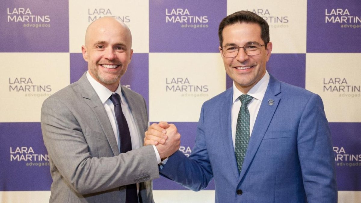 Lara Martins amplia atuação com fusão e cria área de IA e proteção de dados