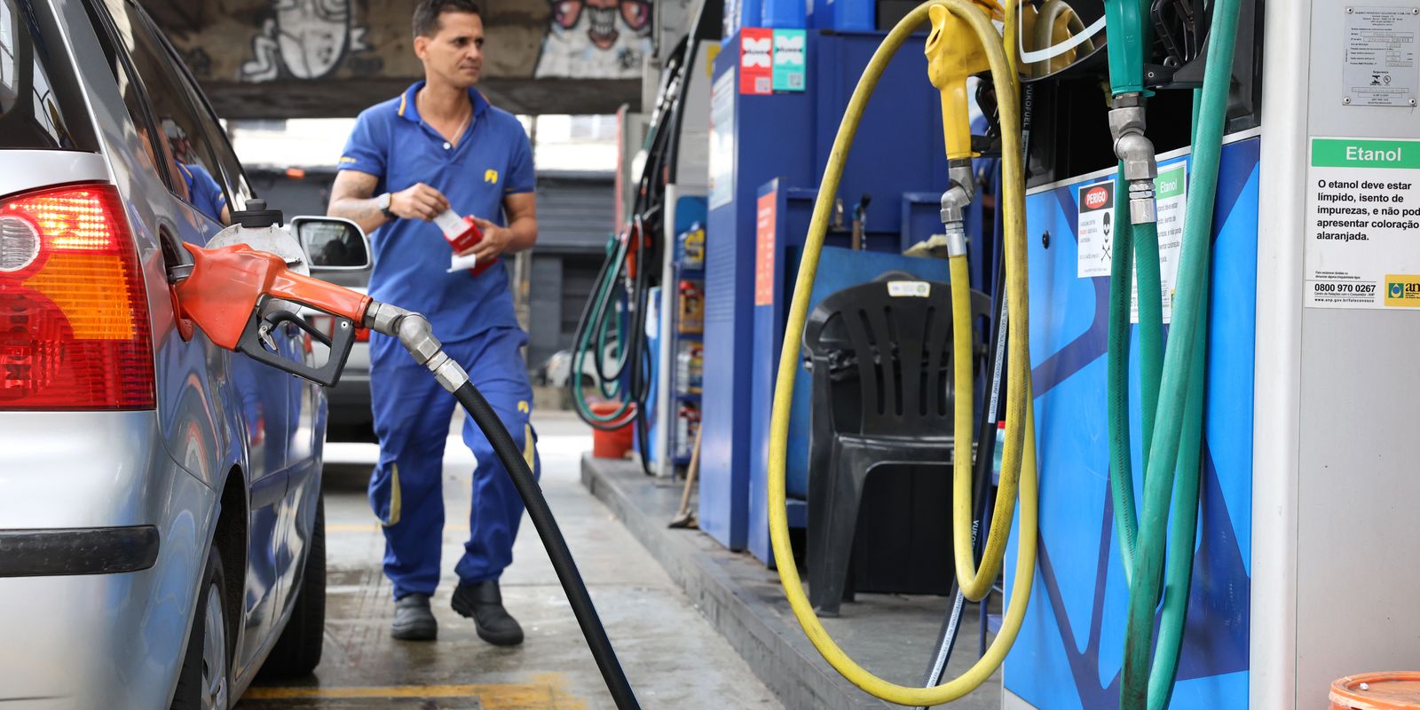 Vendas do comércio caem 1,5% em abril e têm pior resultado em quase quatro anos