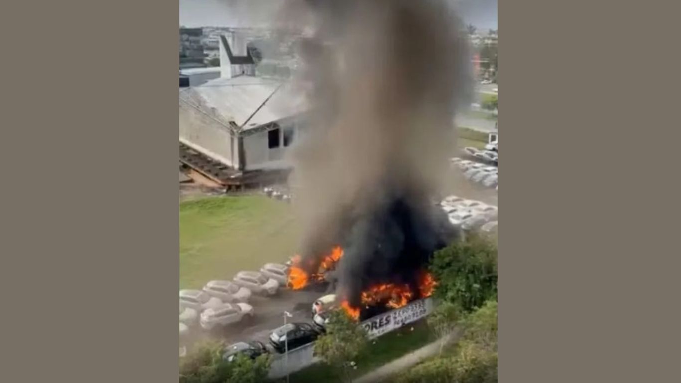 Colisão de helicópteros no Rio deixa seis mortos e incendeia veículos