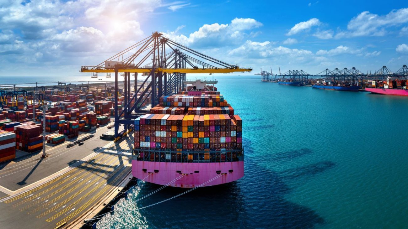 Tarifa dos EUA de 25% começa a ser cobrada e governo libera R$ 18,5 bi a exportadores