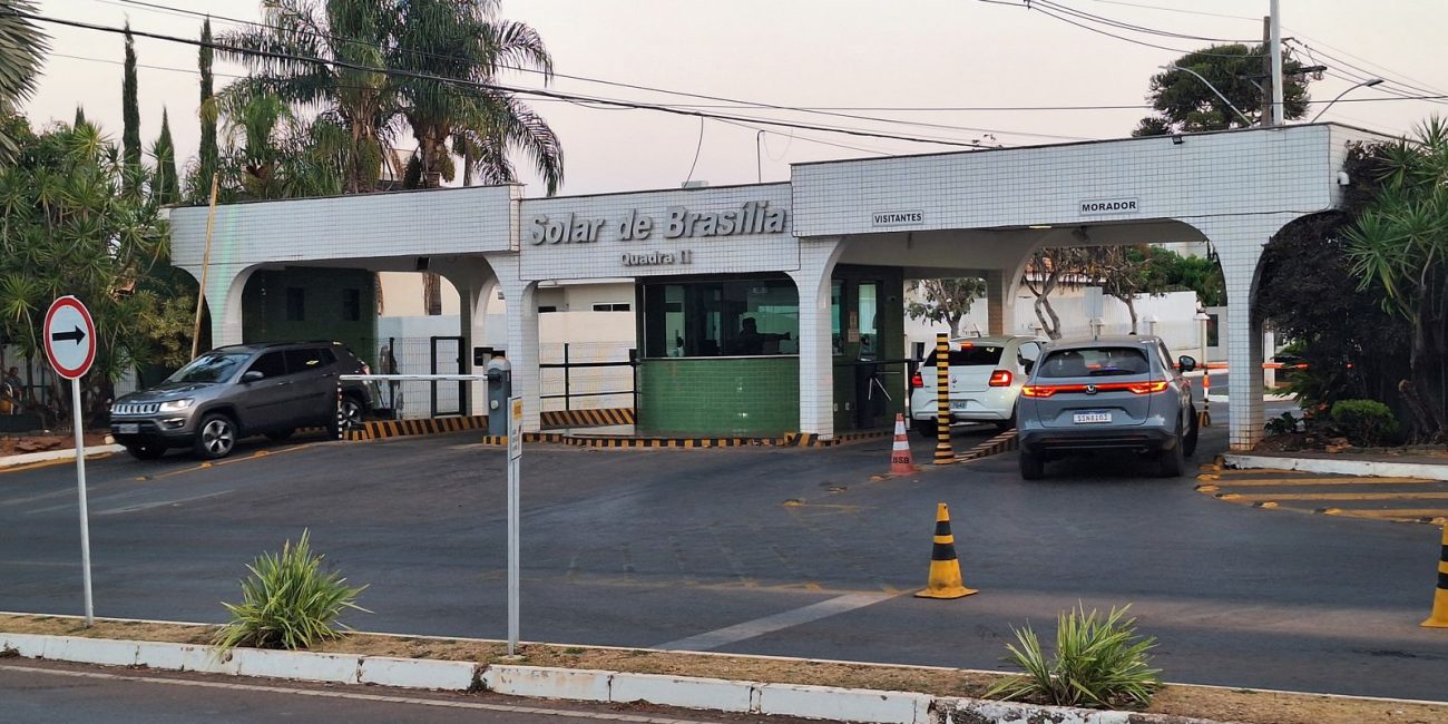 Moraes veta visita de Javier Milei a Bolsonaro em prisão domiciliar