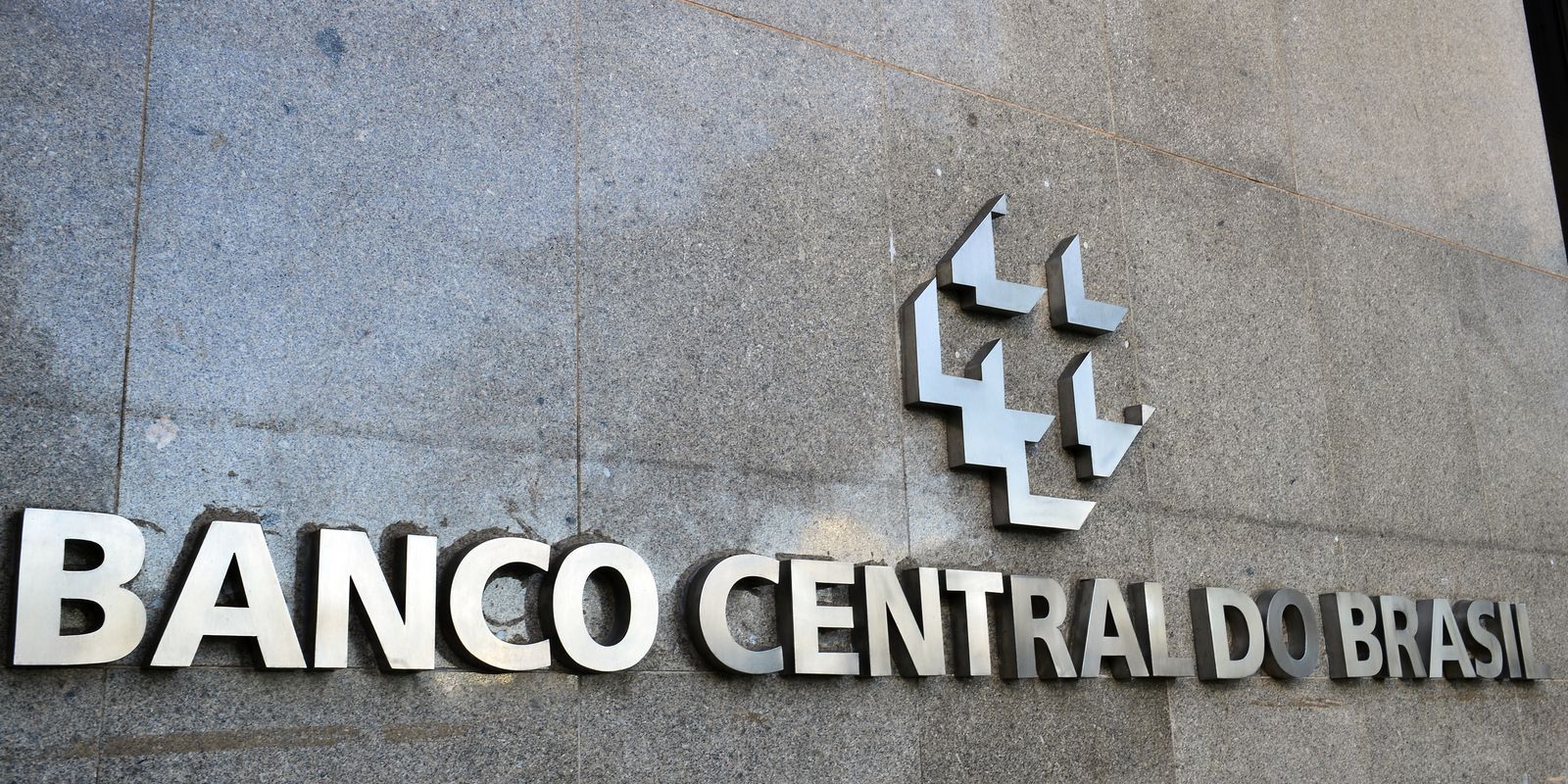 Receita Federal e Banco Central abrem 316 vagas em novos concursos