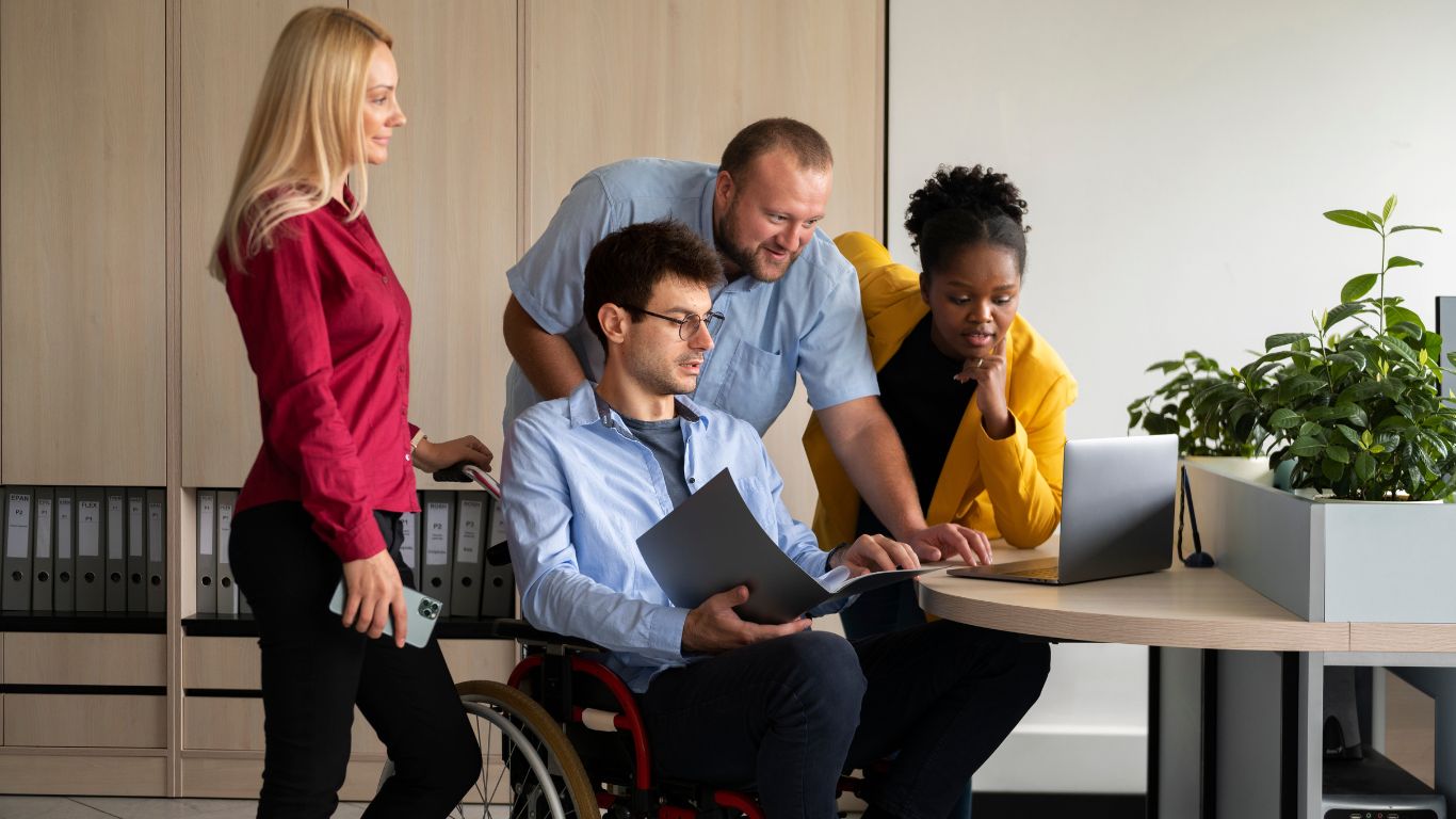 Inclusão de pessoas neurodivergentes no trabalho esbarra em barreiras invisíveis